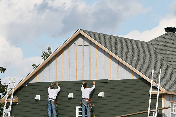 Professional Siding Contractor technician working in Pipersville, PA